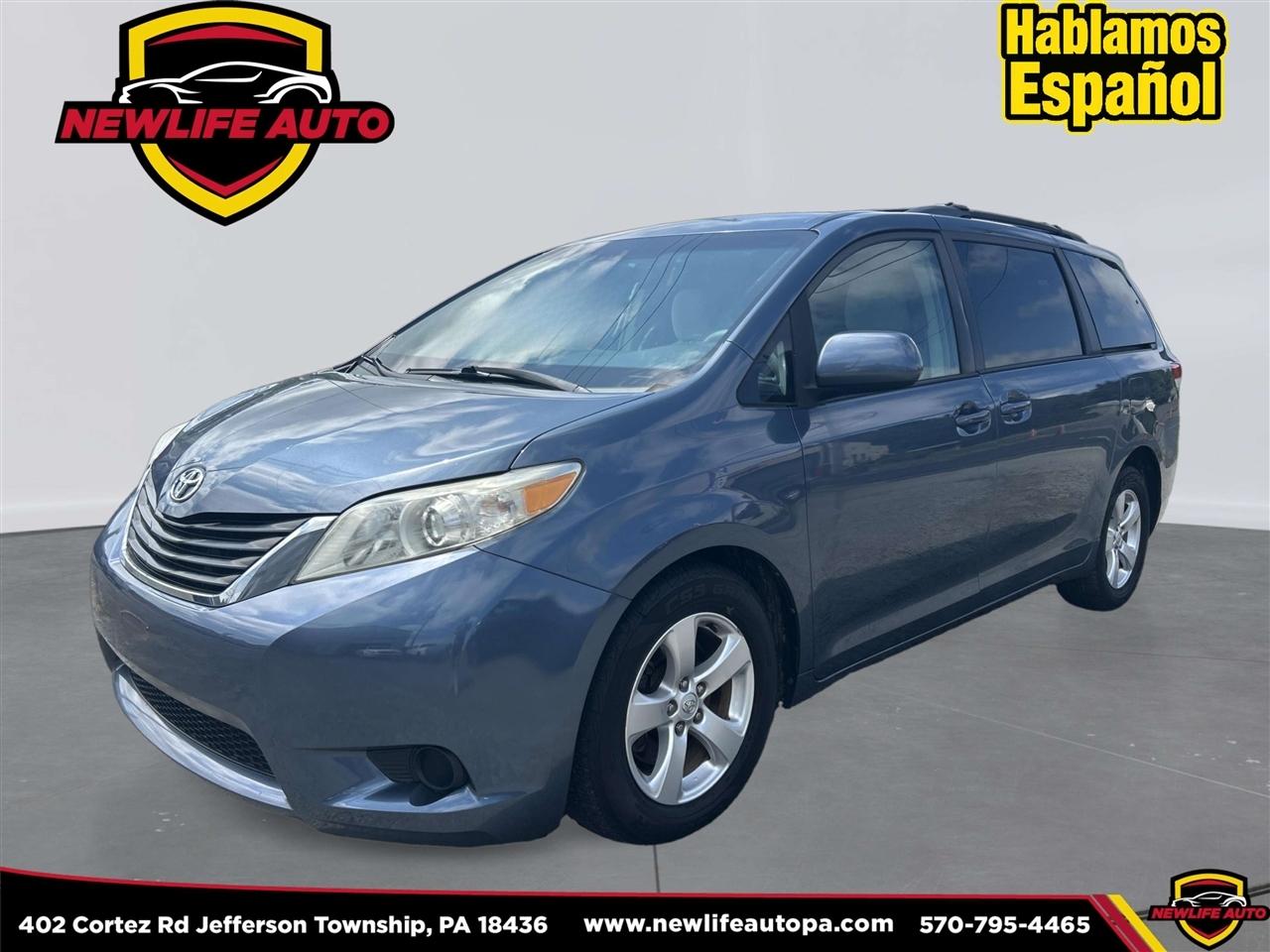 2013 Toyota Sienna LE FWD 8-Passenger V6