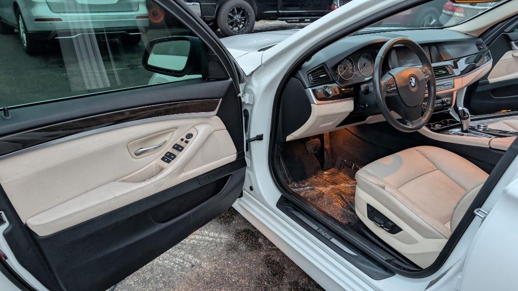 BMW 5-Series 528i xDrive 2013