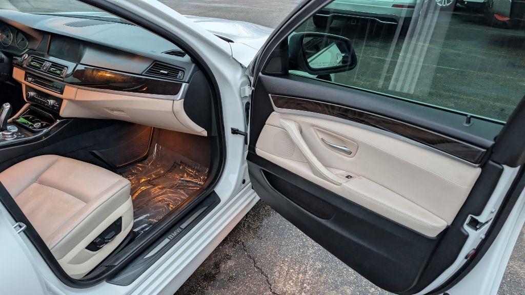 BMW 5-Series 528i xDrive 2013