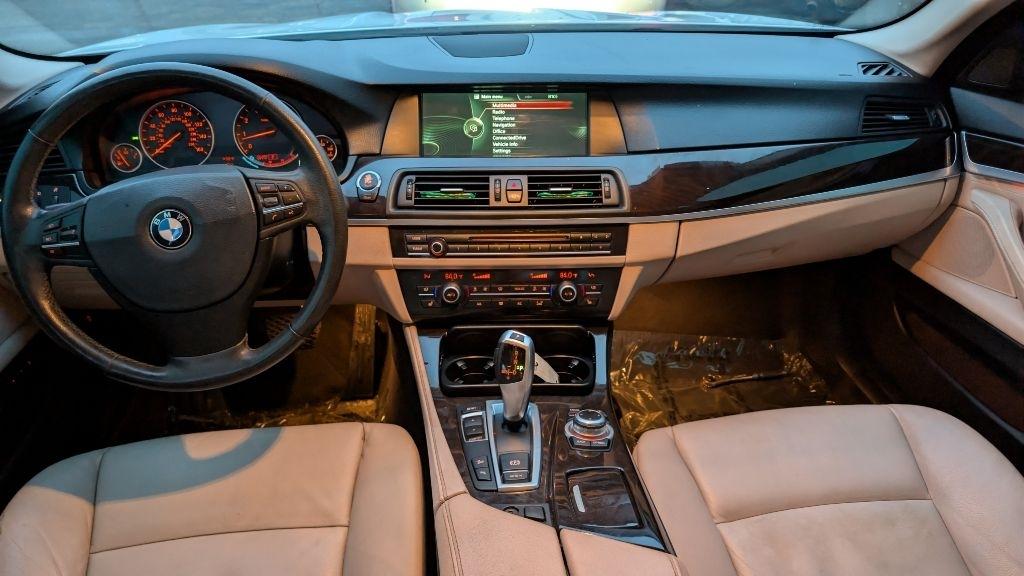 BMW 5-Series 528i xDrive 2013