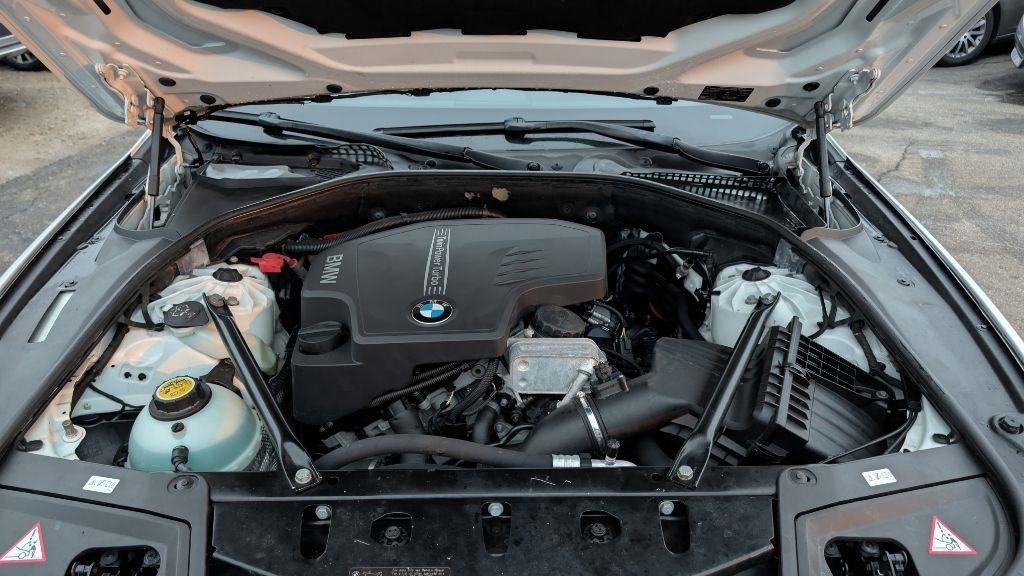 BMW 5-Series 528i xDrive 2013