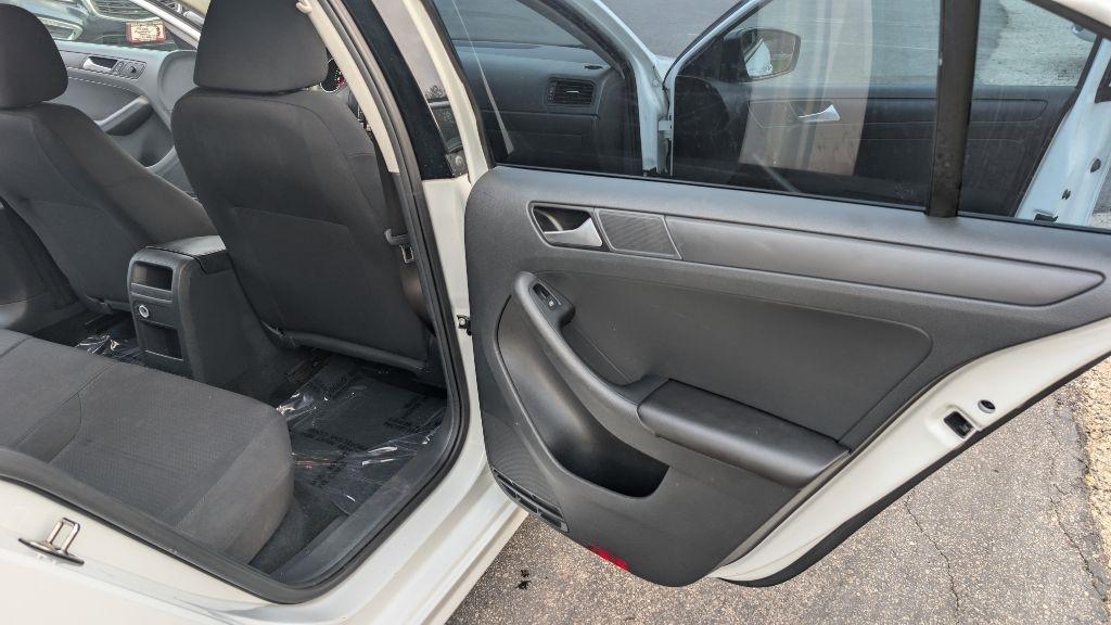 Volkswagen Jetta S 6A 2015