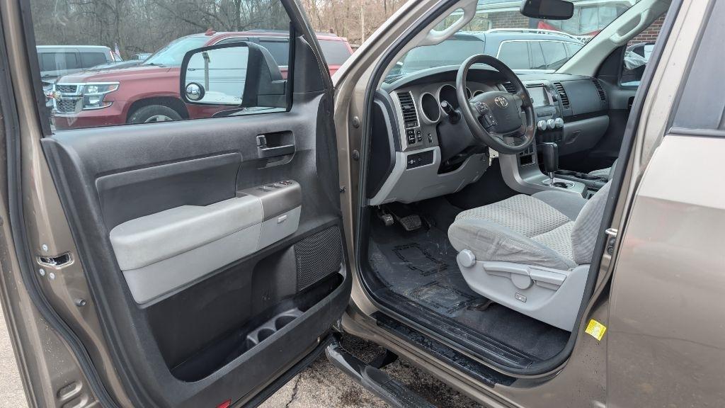 Toyota Tundra Tundra-Grade Double Cab 4.6L 2WD 2013