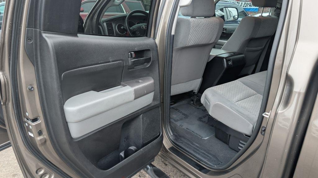 Toyota Tundra Tundra-Grade Double Cab 4.6L 2WD 2013