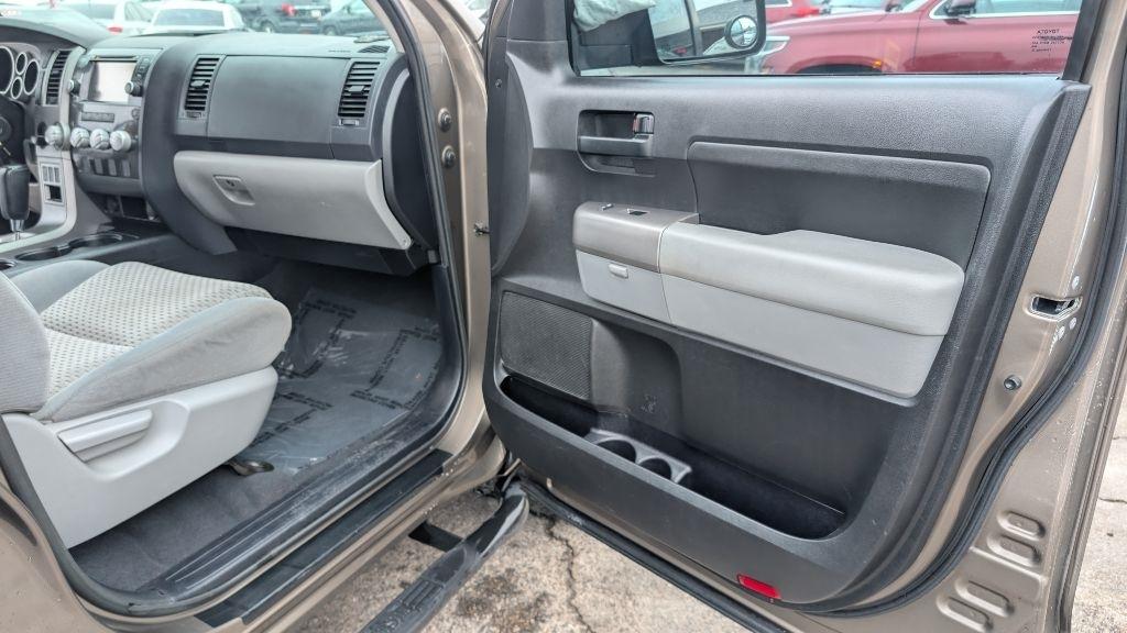 Toyota Tundra Tundra-Grade Double Cab 4.6L 2WD 2013