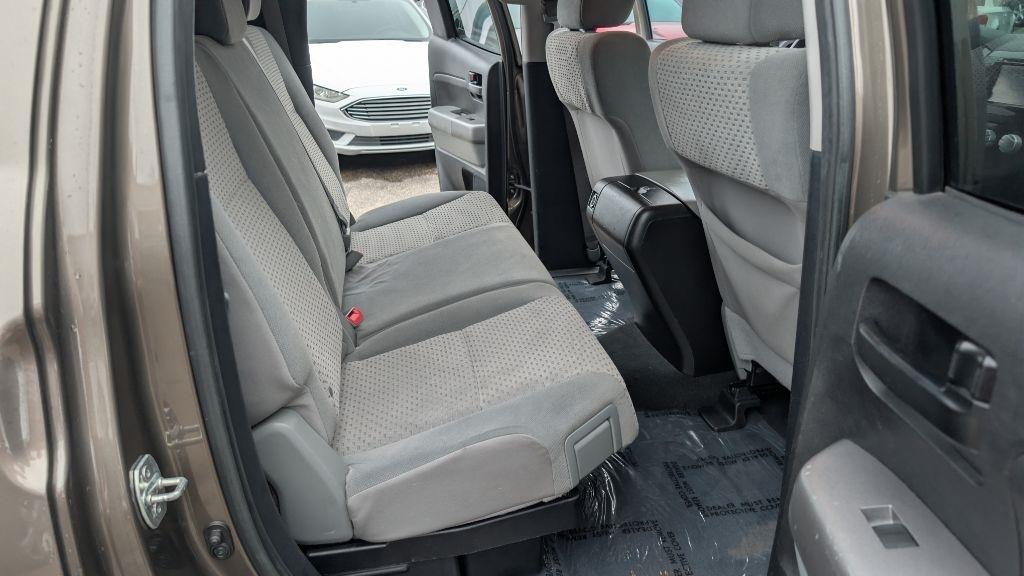 Toyota Tundra Tundra-Grade Double Cab 4.6L 2WD 2013