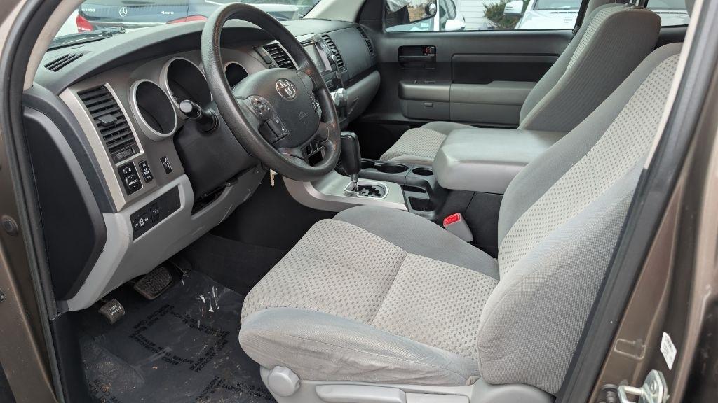 Toyota Tundra Tundra-Grade Double Cab 4.6L 2WD 2013