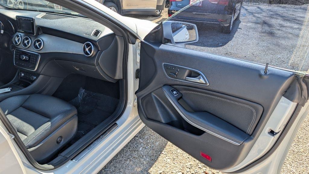 Mercedes-Benz CLA-Class CLA250 4MATIC 2014