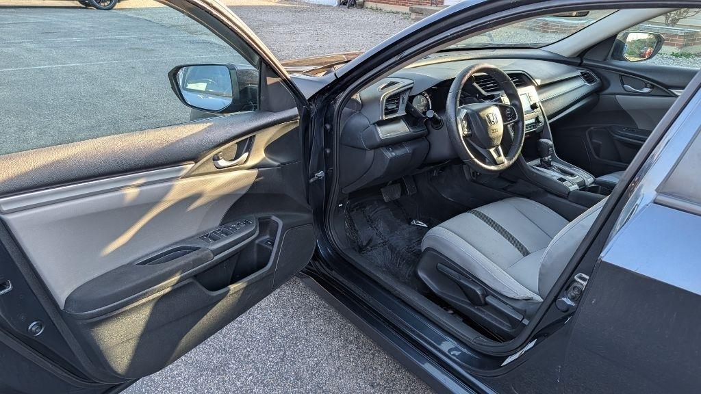 Honda Civic LX Sedan CVT 2016