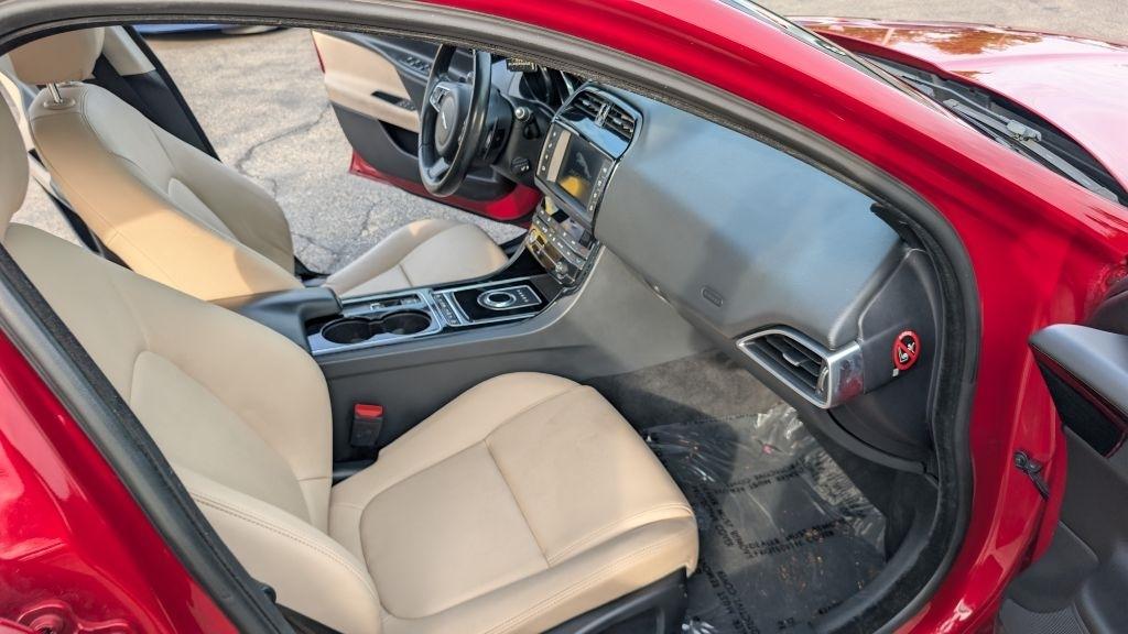 Jaguar XE 35t Premium AWD 2017