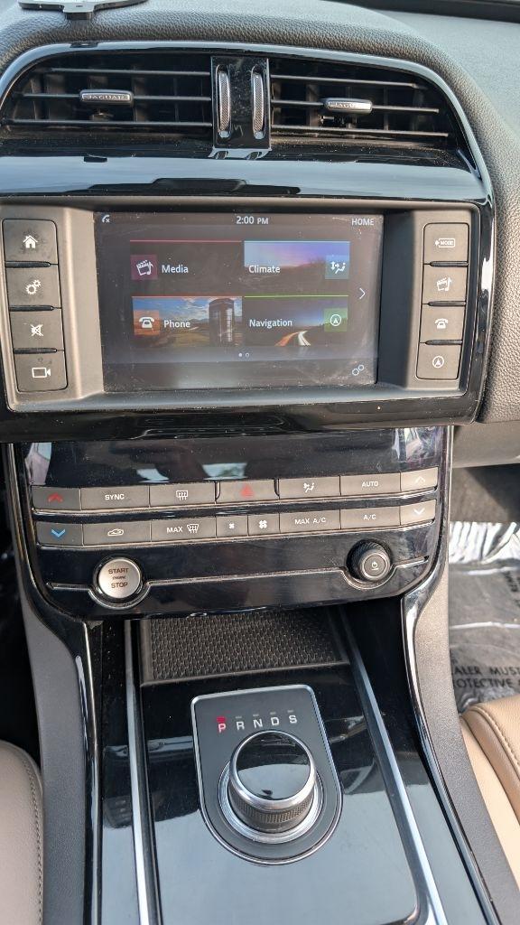 Jaguar XE 35t Premium AWD 2017