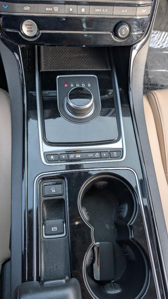 Jaguar XE 35t Premium AWD 2017