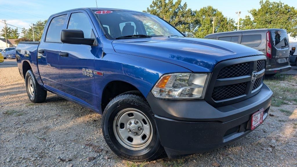 RAM 1500 Tradesman Crew Cab SWB 4WD 2017