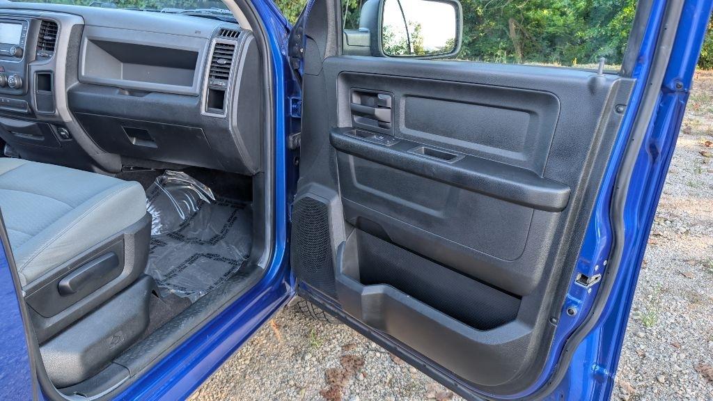 RAM 1500 Tradesman Crew Cab SWB 4WD 2017