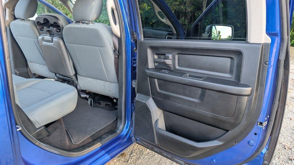 RAM 1500 Tradesman Crew Cab SWB 4WD 2017
