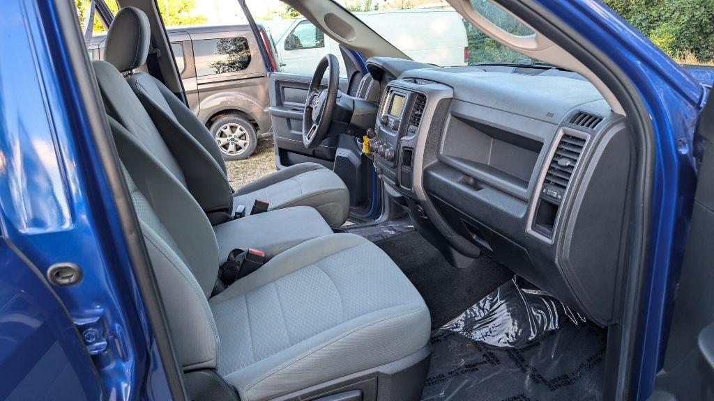 RAM 1500 Tradesman Crew Cab SWB 4WD 2017