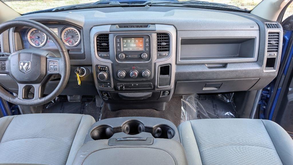 RAM 1500 Tradesman Crew Cab SWB 4WD 2017