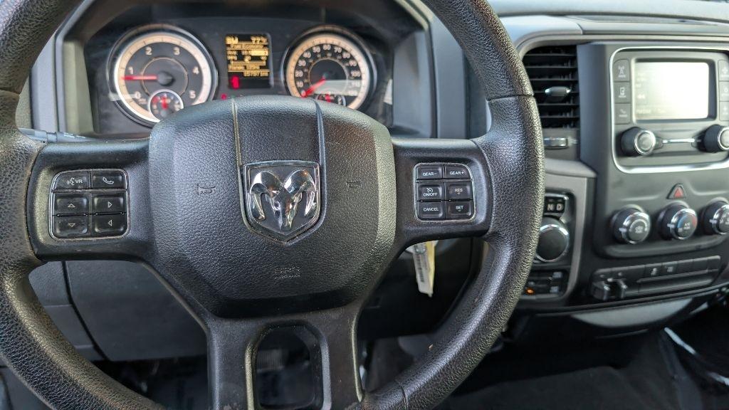 RAM 1500 Tradesman Crew Cab SWB 4WD 2017