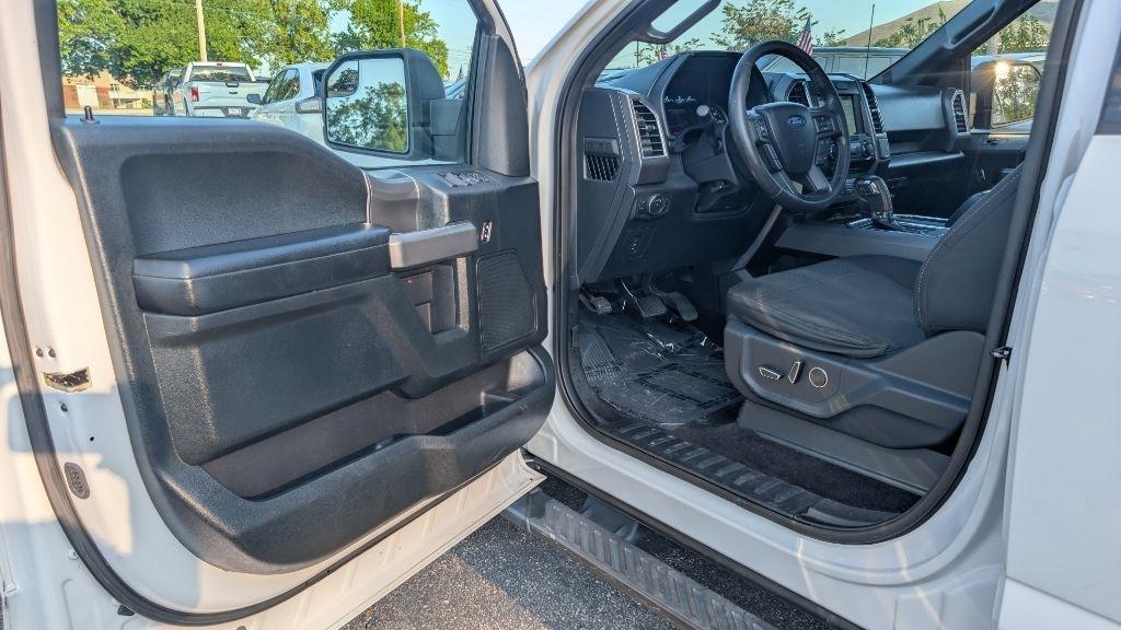Ford F-150 XL SuperCrew 5.5-ft. Bed 4WD 2016
