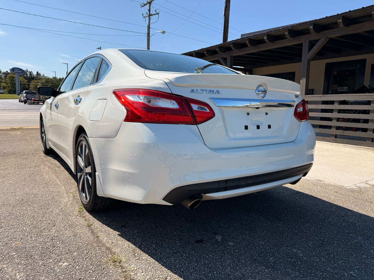 Nissan Altima 4dr Sdn I4 2.5 SR 2016