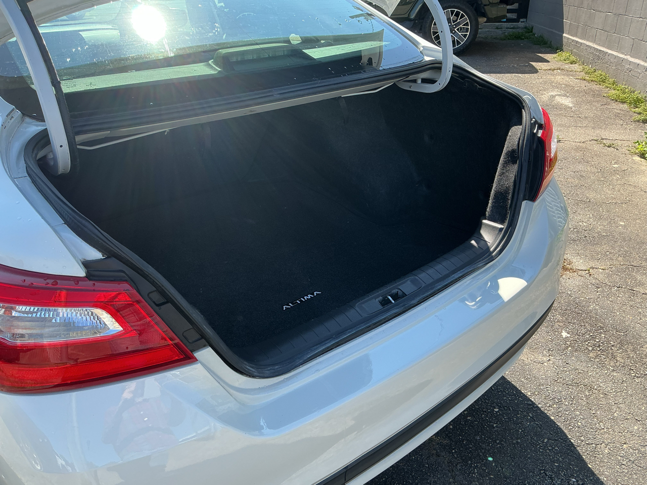 Nissan Altima 4dr Sdn I4 2.5 SR 2016