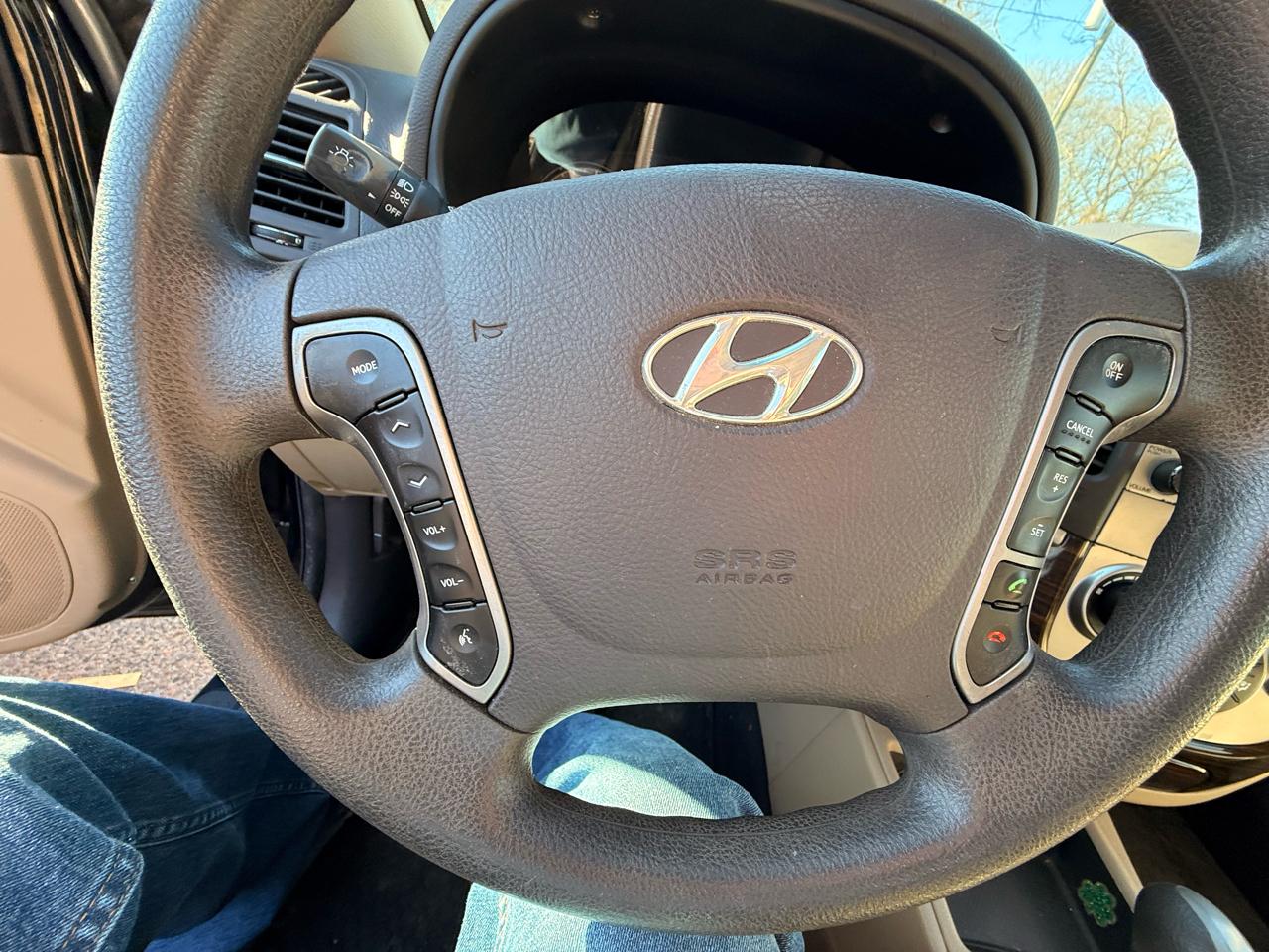 Hyundai Santa Fe FWD 4dr I4 GLS 2012