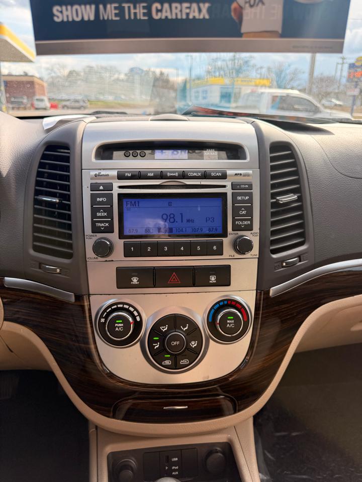 Hyundai Santa Fe FWD 4dr I4 GLS 2012