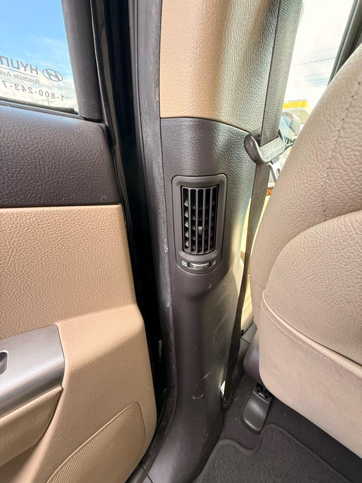 Hyundai Santa Fe FWD 4dr I4 GLS 2012