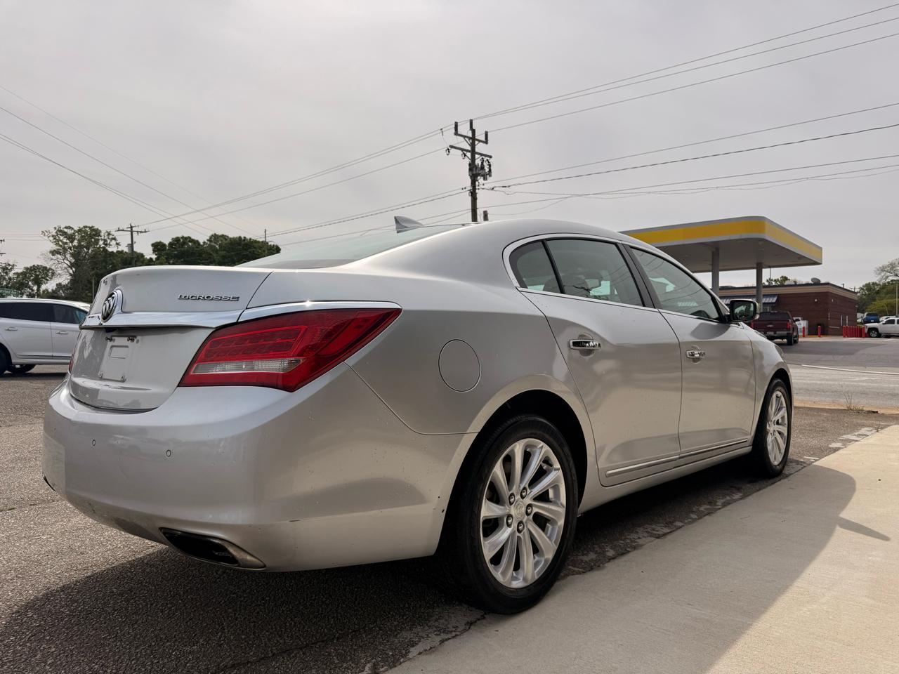 Buick LaCrosse 4dr Sdn Leather FWD 2016
