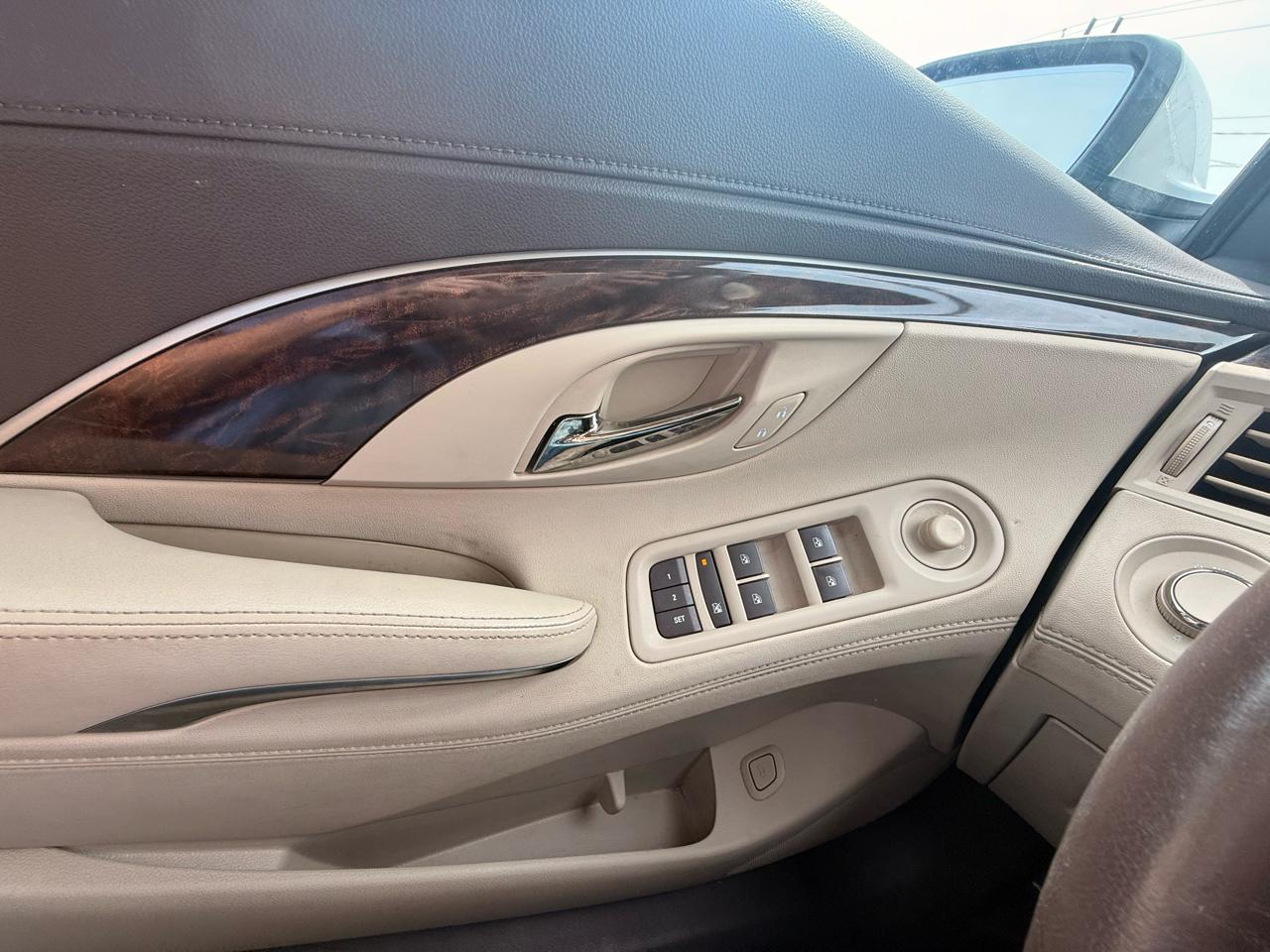 Buick LaCrosse 4dr Sdn Leather FWD 2016