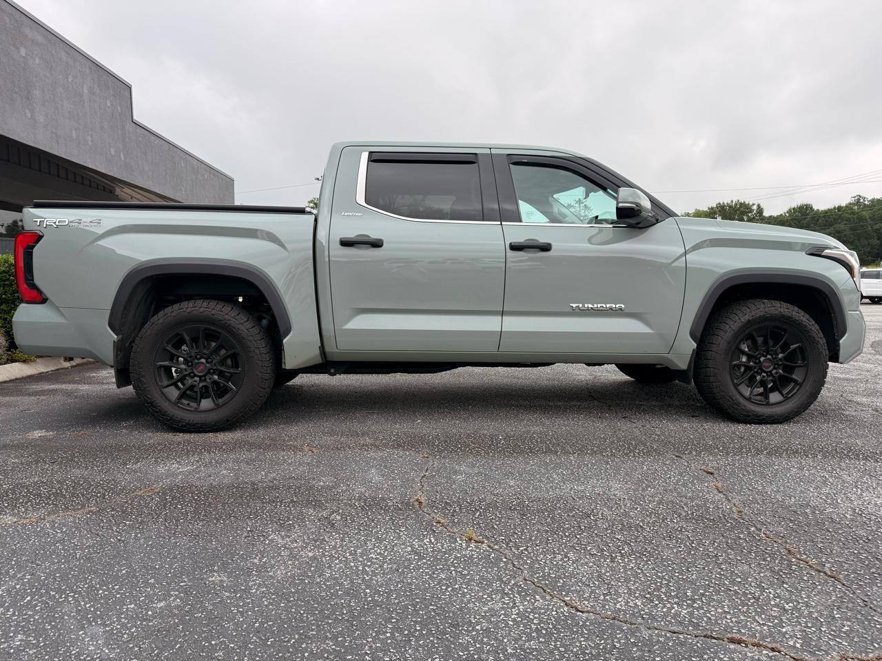 Toyota Tundra 4WD Limited CrewMax 5.5' Bed (Natl) 2022
