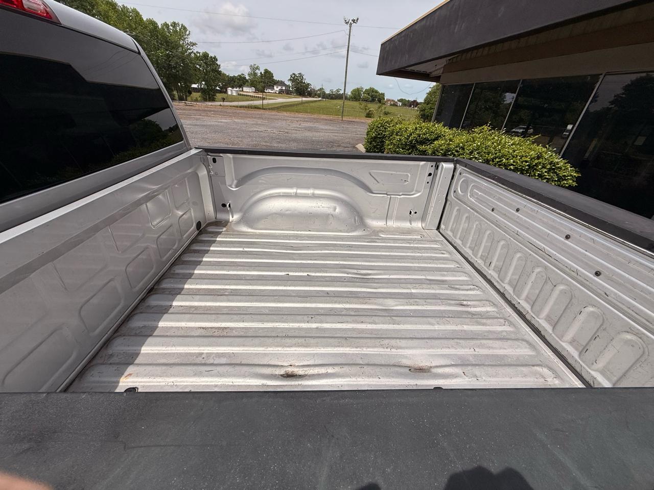 RAM 1500 Express 4x2 Crew Cab 5'7" Box 2017