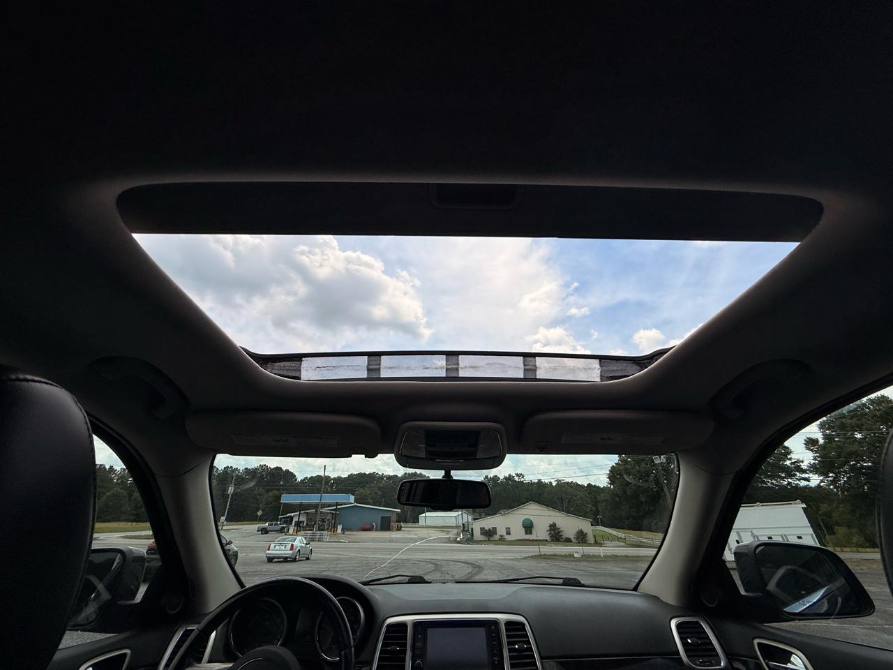 Jeep Grand Cherokee RWD 4dr Laredo 2012