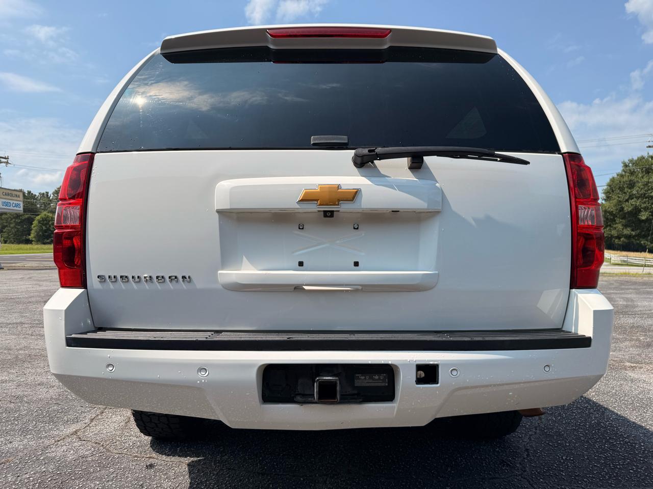 Chevrolet Suburban 4WD 4dr 1500 LT 2013