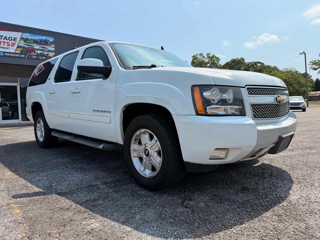 Chevrolet Suburban 4WD 4dr 1500 LT 2013