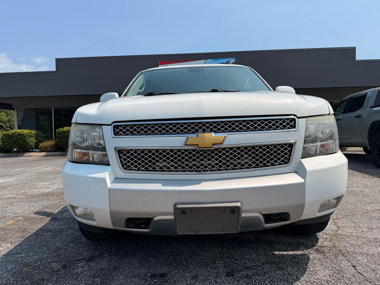 Chevrolet Suburban 4WD 4dr 1500 LT 2013
