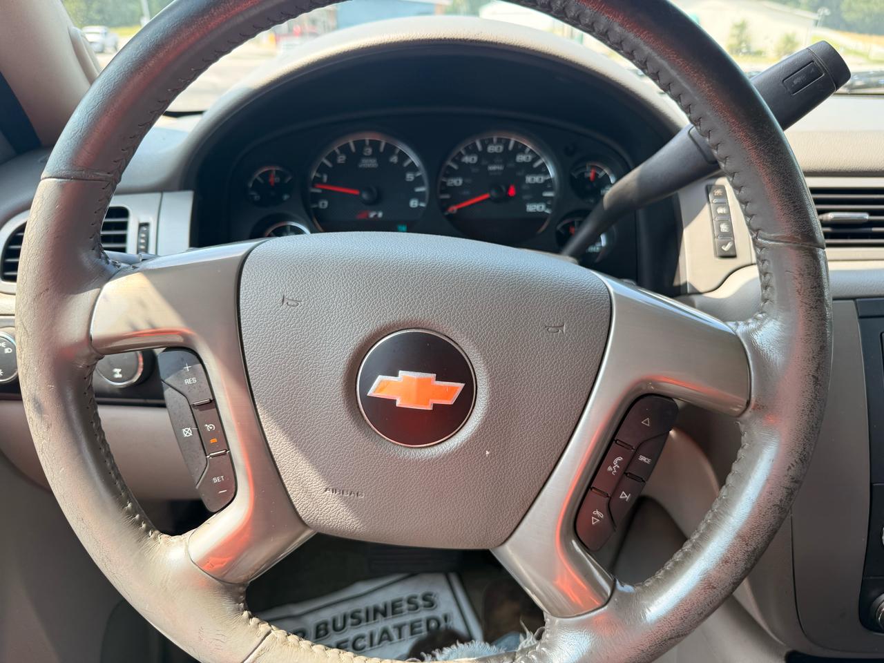 Chevrolet Suburban 4WD 4dr 1500 LT 2013