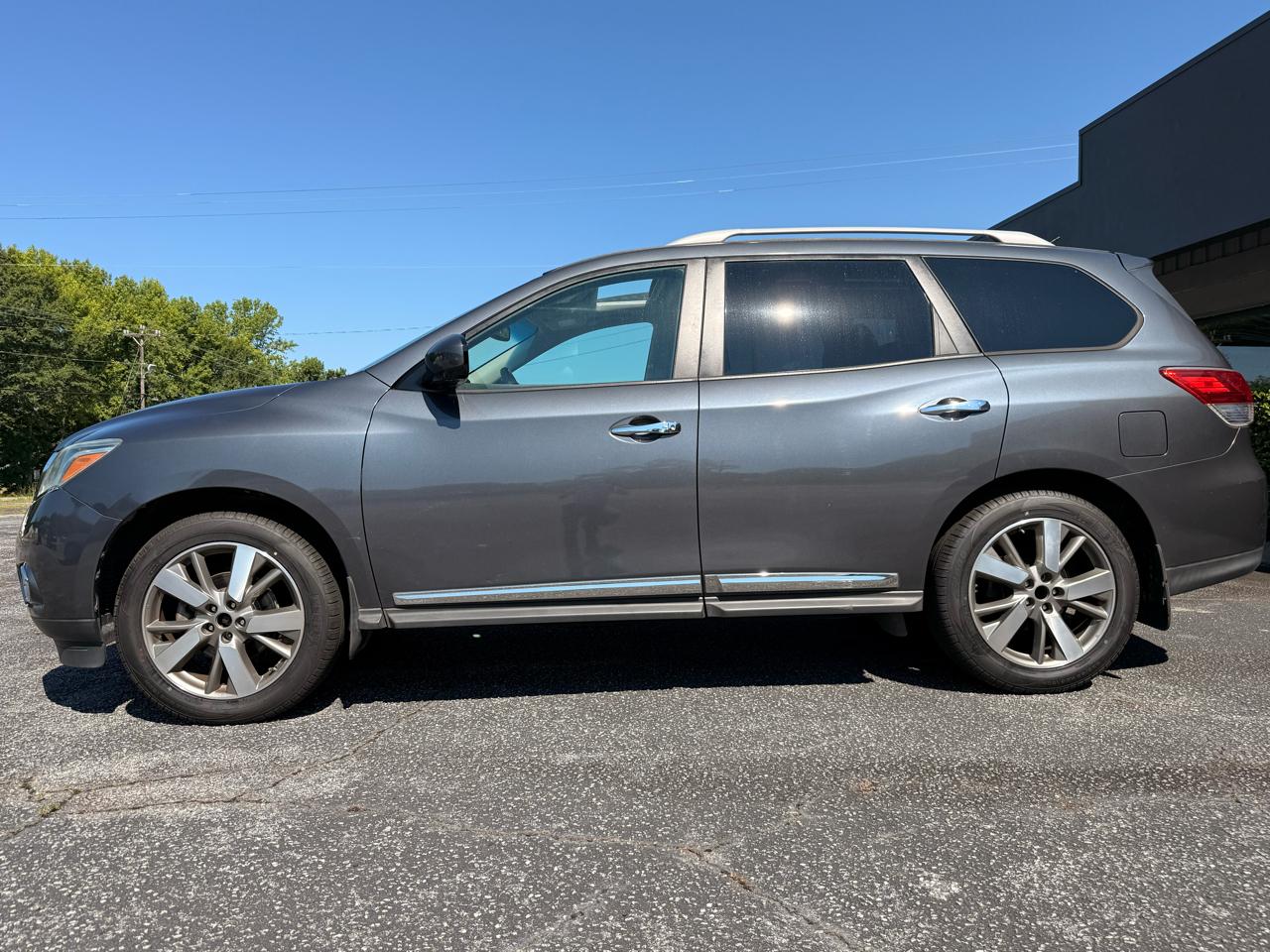 Nissan Pathfinder 2WD 4dr Platinum 2013