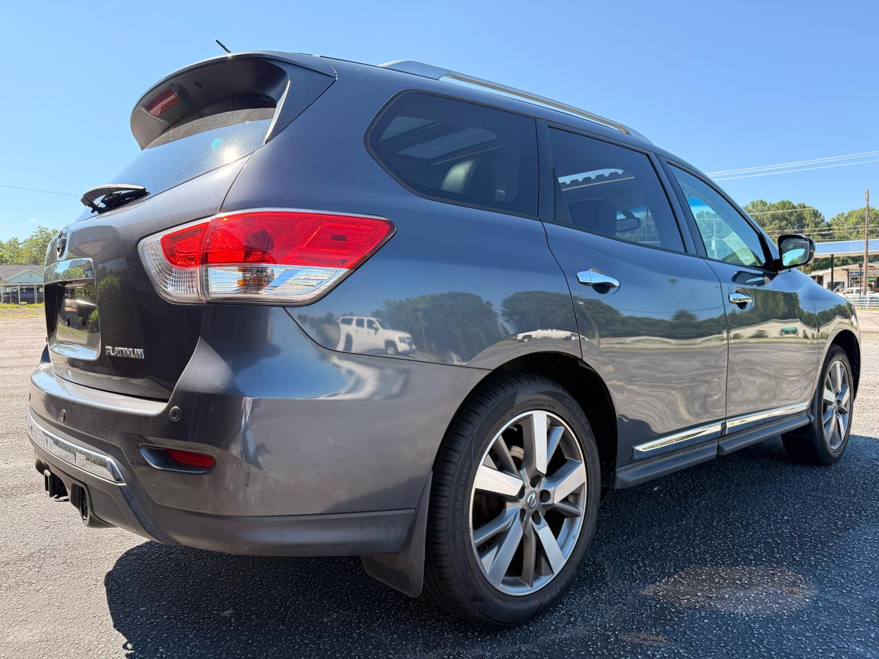 Nissan Pathfinder 2WD 4dr Platinum 2013