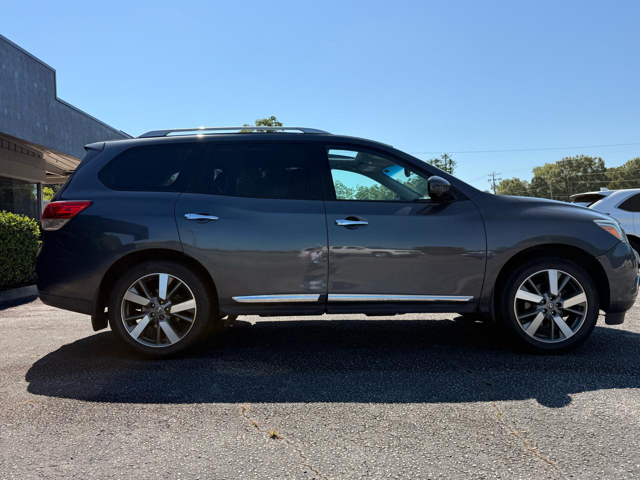 Nissan Pathfinder 2WD 4dr Platinum 2013