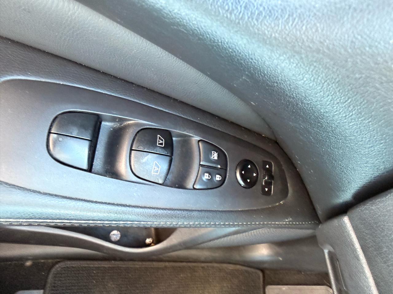 Nissan Pathfinder 2WD 4dr Platinum 2013