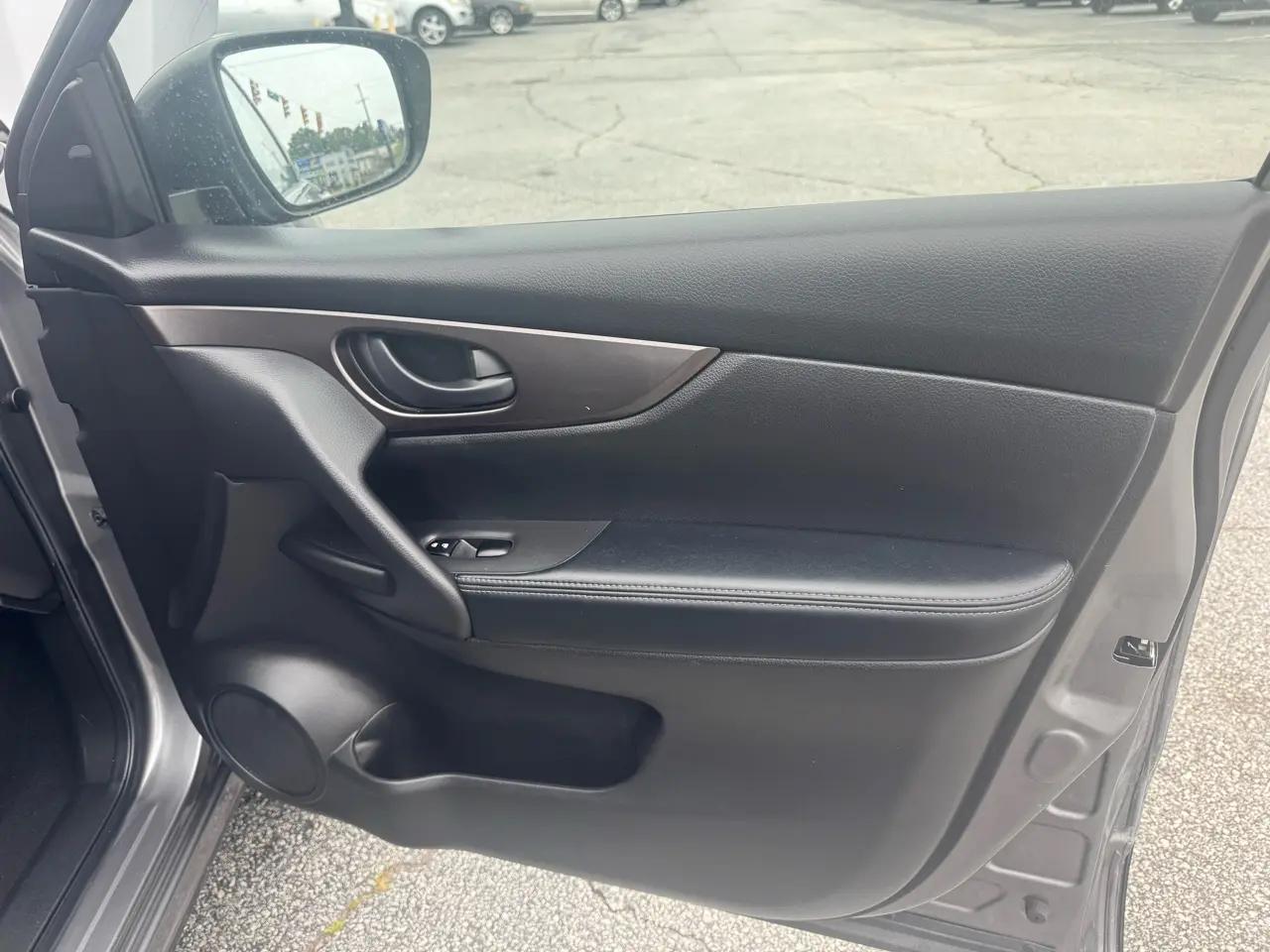 Nissan Rogue Sport FWD S 2020