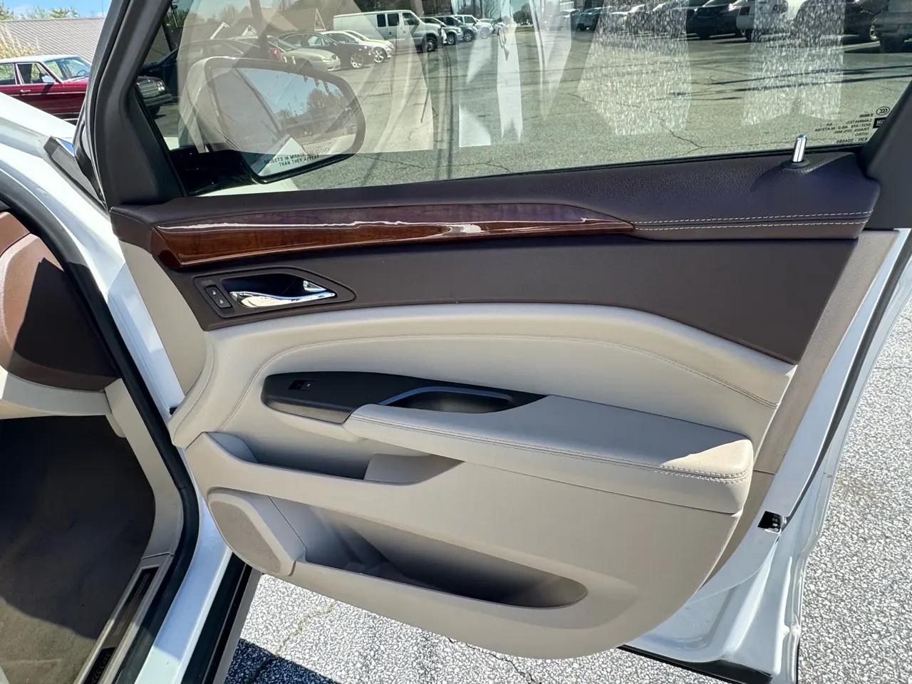 Cadillac SRX FWD 4dr Performance Collection 2012