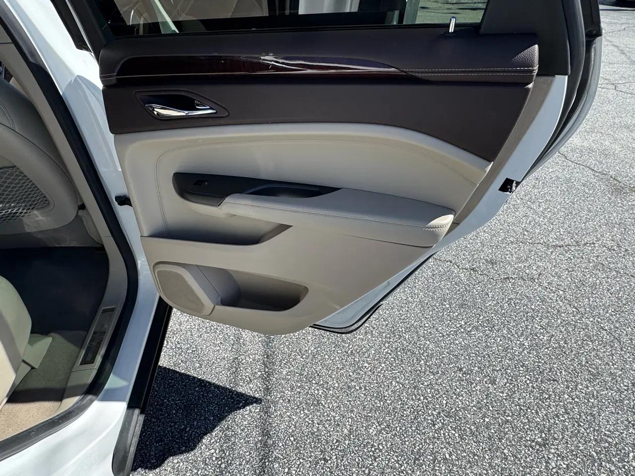 Cadillac SRX FWD 4dr Performance Collection 2012