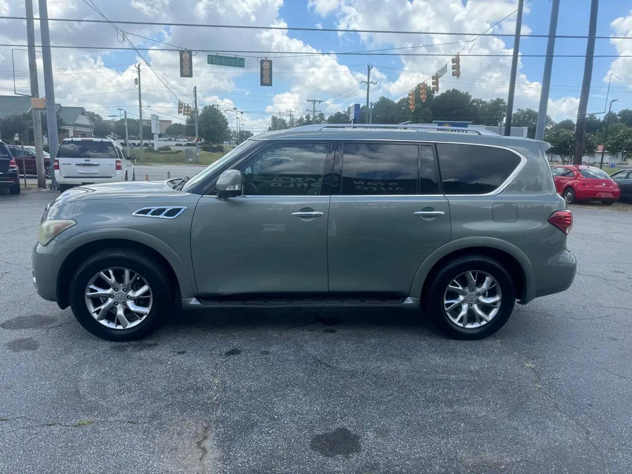 Infiniti QX56 2WD 4dr 7-passenger 2012