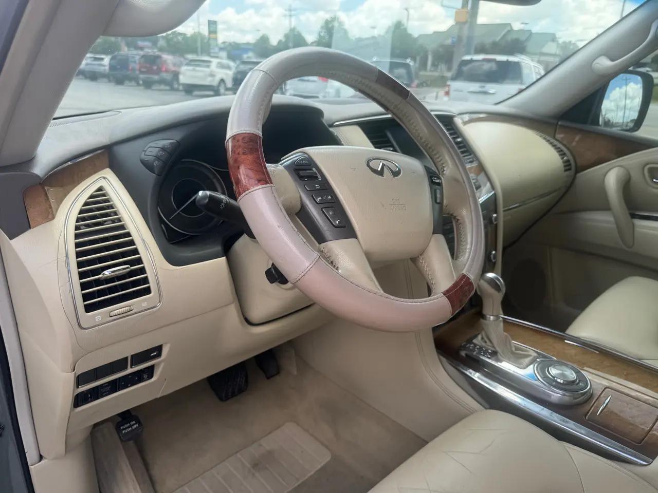 Infiniti QX56 2WD 4dr 7-passenger 2012
