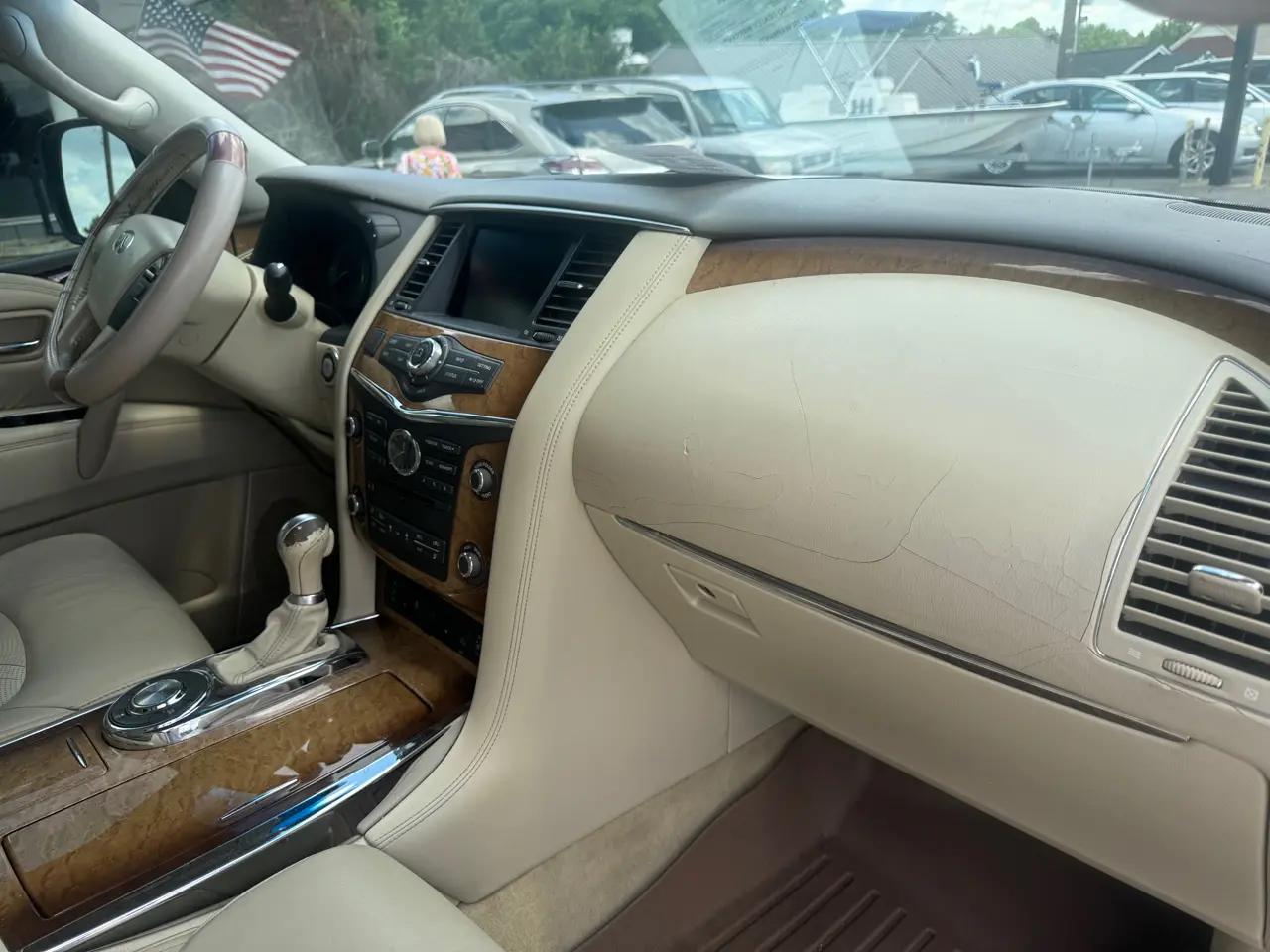 Infiniti QX56 2WD 4dr 7-passenger 2012