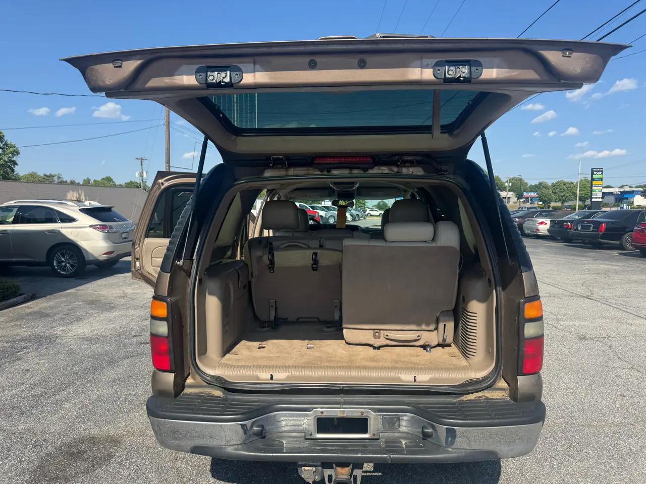 Chevrolet Tahoe 4dr 1500 4WD LT 2004
