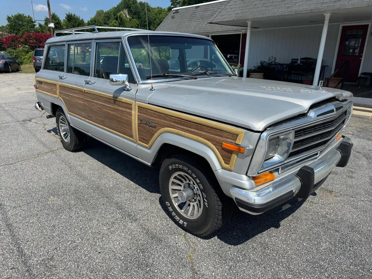 Jeep Grand Wagoneer 4dr Wagon 1988