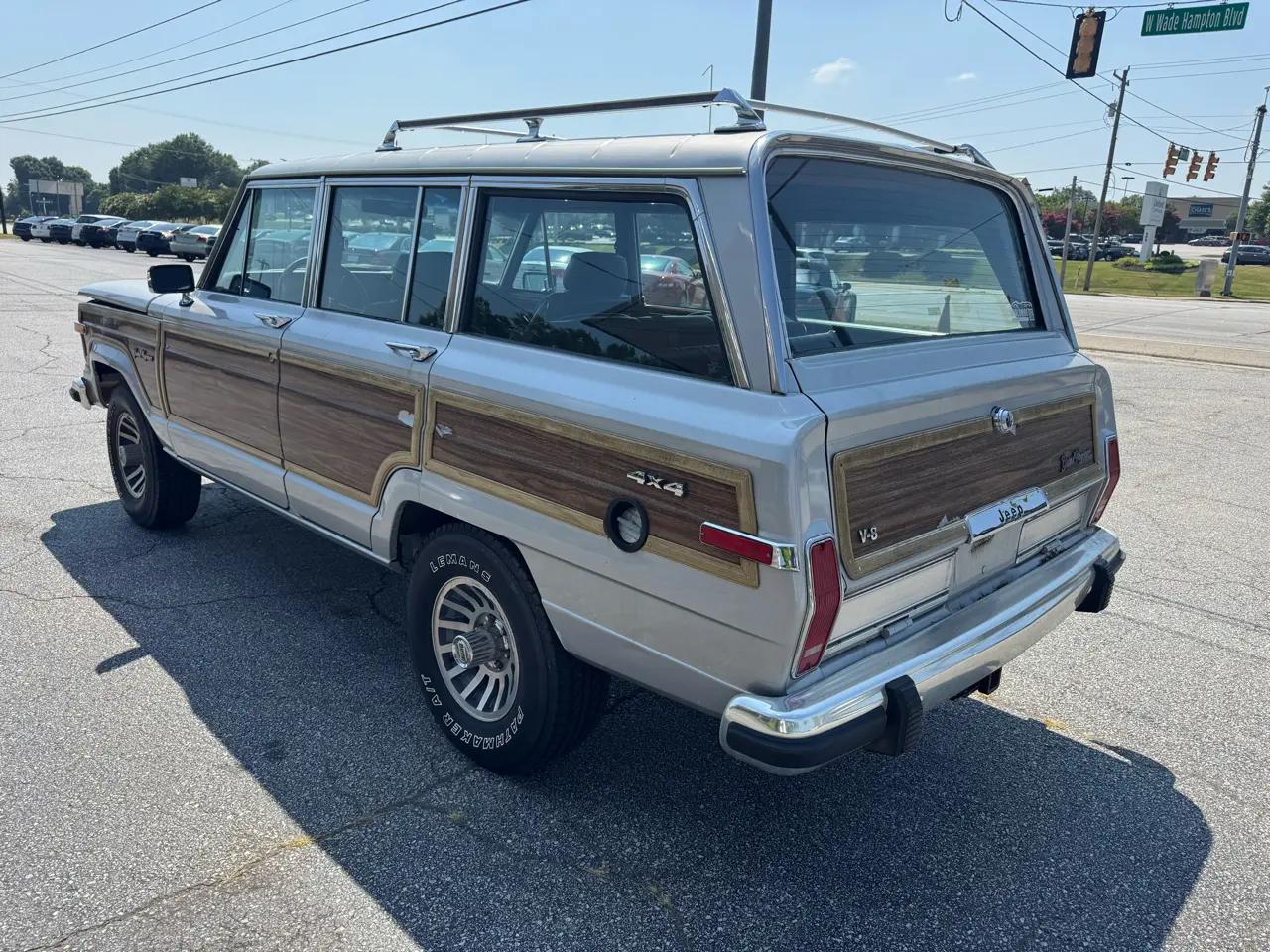 Jeep Grand Wagoneer 4dr Wagon 1988